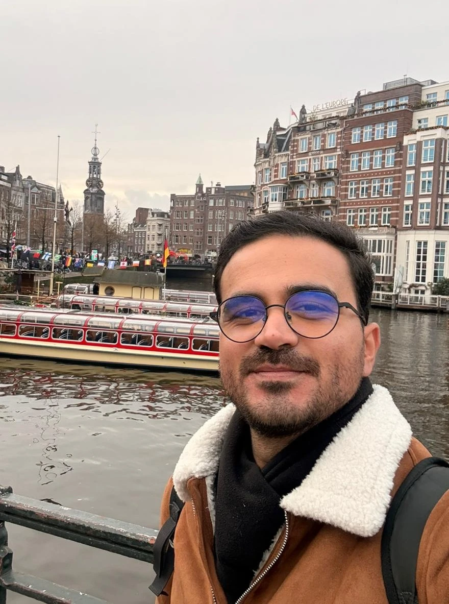 Images showing a guitar, a developer coding, a mosque in Tunisia, a coffee and an astronaut in the desert